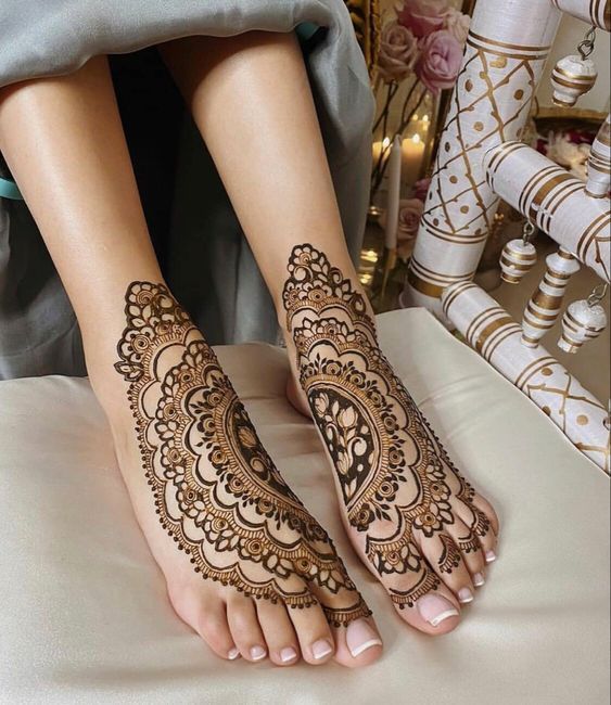 Modern Henna Art for Feet